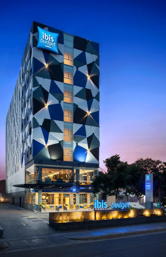 Ibis Budget Cirebon Luaran gambar